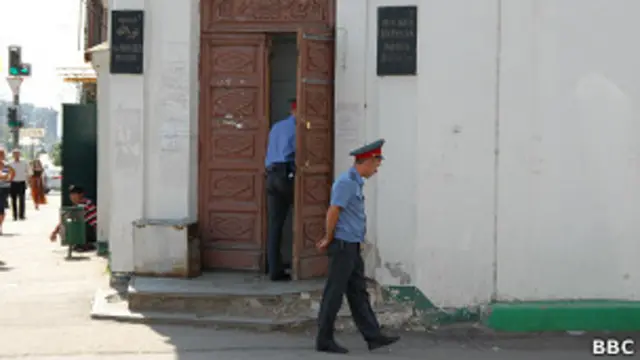 Полиция у мечети