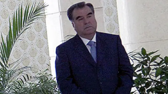 Эмомали Раҳмон тобора қаттиққўл бўлиб бораётгани айтилади