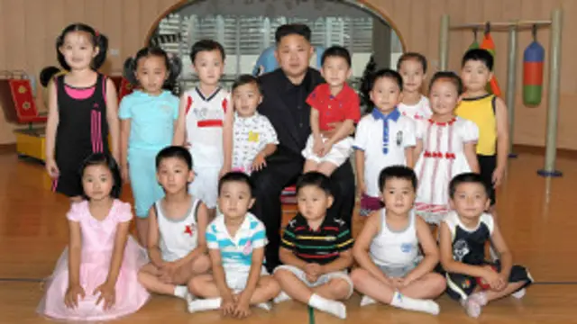 Chú Kim thăm mẫu giáo tại Bình Nhưỡng: Bắc Hàn đang trình bày hình ảnh lãnh đạo mới, gần dân