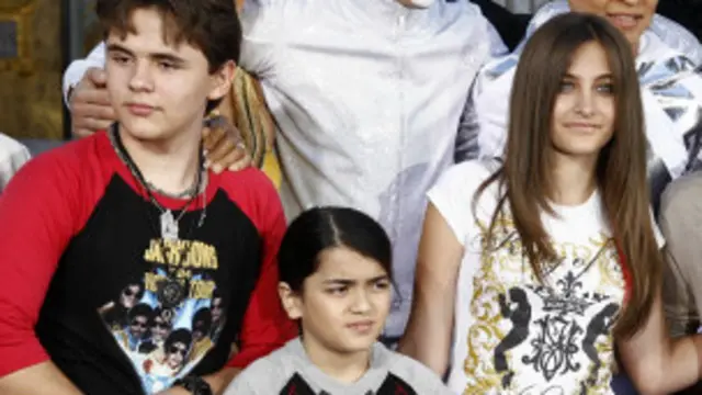 Wanawe marehemu Jackson, Paris,Prince na Blanket