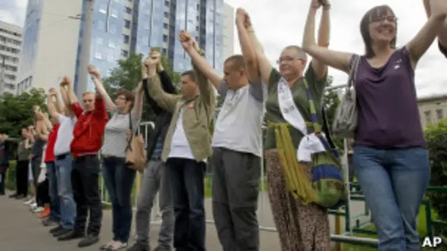 Протестующие у здания Следственного комитета