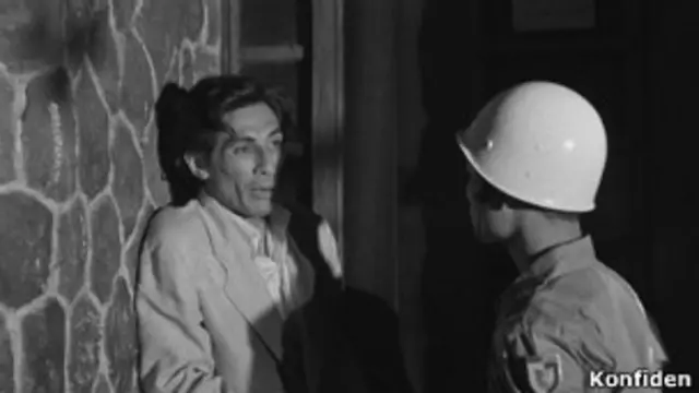 Salah-satu adegan film 'Lewat Djam Malam' (1954) yang dibintangi AN Alcaff.