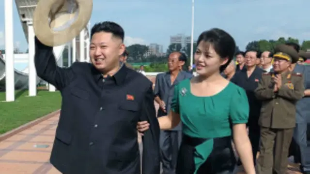Hai vợ chồng ông Kim Jong-un