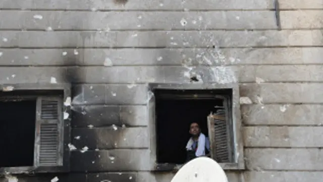 له دمشقه په ناتاييد شويو رپوټونو کې ښوول شوي دي چې ملکي وگړي په نخښه شوي دي.