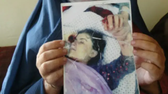 ددغې نجلۍ کورنۍ په ولسي جرګې کې د تخار د استازي قاضي کبیر مرزبان د خور پر زوی تور لګوي چې جنسي تېری یې کړی دی او وروسته تر هغه چې له نجلۍ سره یې واده وکړ په مرموز ډول یې ووژله.