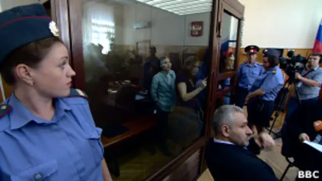 یکی از جلسات دادگاه گروه موسیقی پوسی رایوت