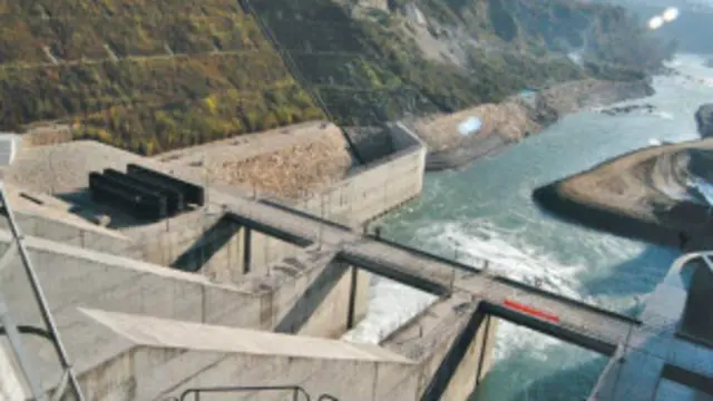 नेपाल में जलविद्युत के विकास की बहुत संभावनाएं हैं.