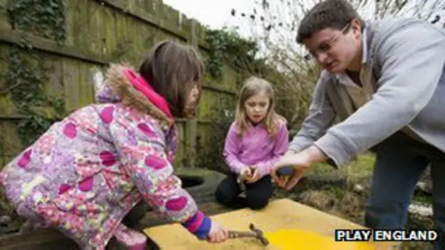 کله چې ماشومان په لویېدو سره په لاډېرو پېچلیو کارونو کې ښکېل کیږي، تاسو هم اړباسي چې لاډېر پېچلي مکافات ورکړئ.