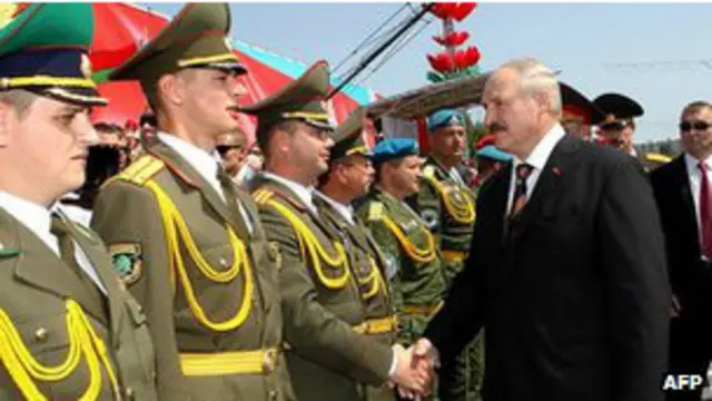 Лукашенко на параде