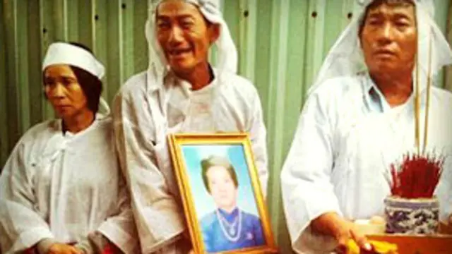 Gia đình đau buồn trong lúc di quan bà Liêng