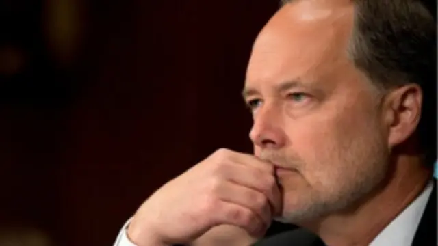 د امریکا له سفیر نه دا پوښتنه بیا بیا کېده، چې امریکا ولې پر کونړ د پاکستان له لوري د راګیټي بریدونو پر وړاندې چوپه خوله ده.