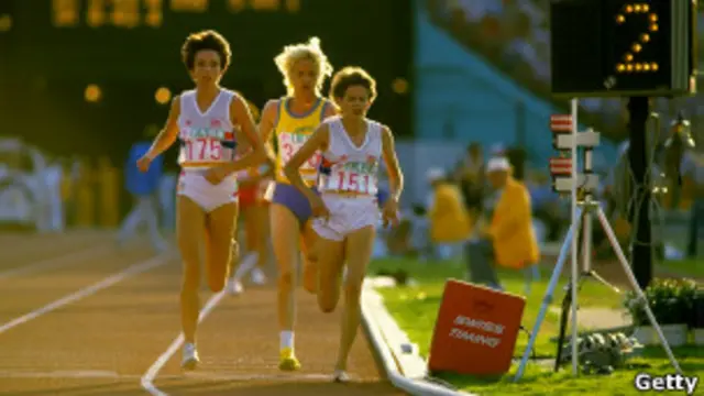 Zola Budd (número 151) en las Olimpíadas de Los Ángeles, 1984