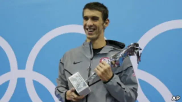 菲尔普斯获得国际泳联颁发的奥运特别奖。