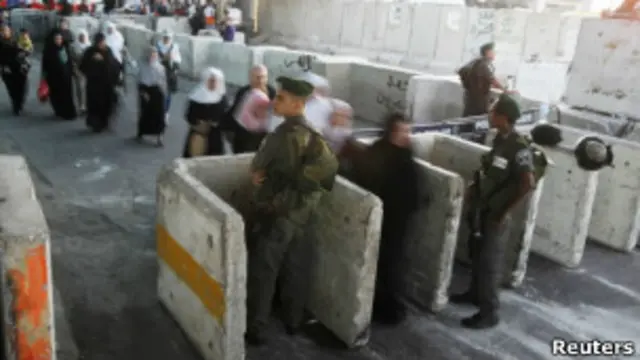 تمامی راههای ورودی به کرانه باختری، حتی از طریق مرز اردن، تحت کنترل ارتش اسرائیل قرار دارند