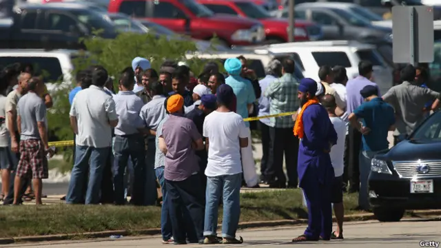 गुरुद्वारा और मंदिर के मुद्दे पर लोगों ने पत्रकारों की कड़ी आलोचना की है