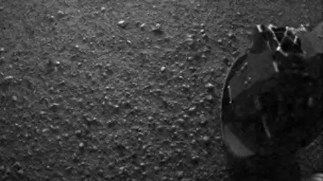 ဂြိုဟ်ပေါ် ခြေချပြီး ချင်းချင်း မိနစ်ပိုင်း အတွင်းမှာပဲ စက်ရုပ်ယာဉ် ကနေ ဓာတ်ပုံတွေ ပို့ပေးပါတယ်