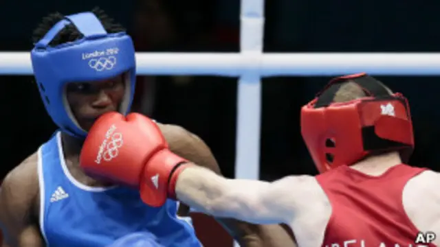 الملاكم توماس إيسومبا احد الرياضيين