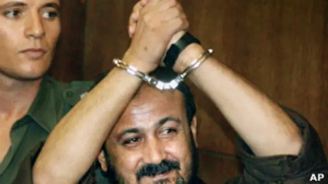 يعتبر البرغوثي من أهم القادة الفلسطينيين رغم أنه يقبع في السجون الاسرائيلية منذ 12 عاماً