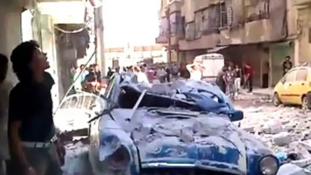 ویرانی ناشی از بمباران هوایی