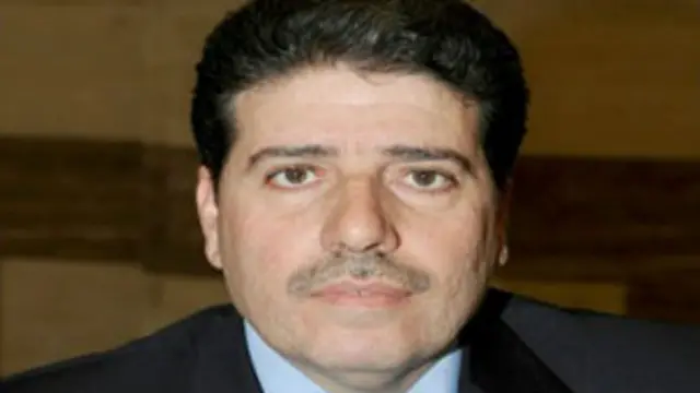 ۴۸ کلن وائیل الحلقي چې یو طبي ډاکټر دی د سوريې په سویل کې زېږدلی دی.