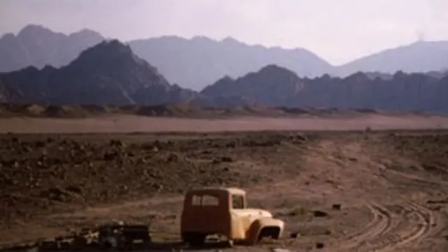 اس بنجر اور ویران علاقے میں سمگلنگ کے کئی خفیہ راستے ہیں