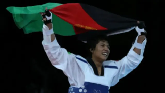 افغانستان داسې هېواد نه دی چې هیلې په کې مړې وي، داسې یو هېواد دی چېرې چې هر یو زموږ د یوه روښانه سبا لپاره مبارزه کوي.