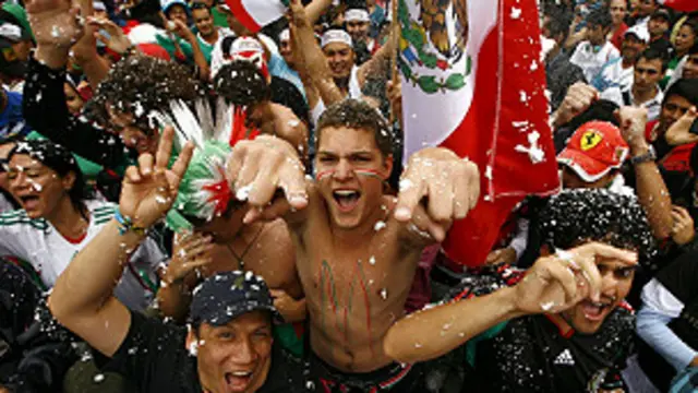 مبینہ طور پر میکسیکو کے خلاف میچ میں تماشائیوں نے کیمرون کے کھلاڑیوں پر آوازیں کسی تھیں