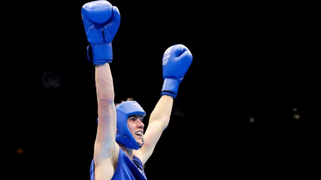 پہلی بار اولمپک میں مردوں کی باکسنگ کے فائنل میں برطانیہ اور آئرلینڈ کا مقابلہ ہوا۔ اس مقابلے میں برطانیہ کے لحوک کیمپبیل نے آئرلینڈ کے جان جو نیون کو شکست دے کر طلائی تمغہ جیتا۔ چوبیس سالہ کیمپبیل نے کہا ’اس دن کا خواب میں لمبے عرصے سے دیکھ رہا تھا۔ میرے پاس بیان کرنے کے لیے الفاظ نہیں ہیں۔ میرے خاندان والے، میرے شہر والے اور تمام لوگوں نے میری بڑی حوصلہ افزائی کی۔‘