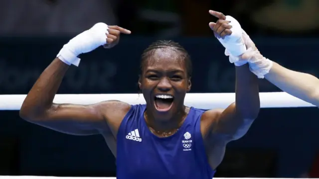 برطانیہ پہلا ملک بنا جس نے پہلی بار اولمپکس میں شامل کی گئی خواتین باکسنگ میں طلائی تمغہ حاصل کیا۔ نکولا ایڈمز نے چین کی کھلاڑی کو فلائی ویٹ میں شکست دی۔ انتیس سالہ نکولا نے کہا ’اب وقت آ گیا ہے۔ یہ ایک عمدہ پلیٹ فارم ہے خواتین کی باکسنگ کی شروعات کے لیے۔ مجھے یقین نہیں آ رہا ہمیں کتنی حمایت حاصل تھی۔‘