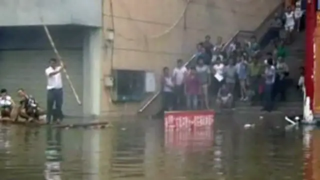 د چارواکو په وینا د مرستندویه فعالانو ډلې سیمې ته استول شوې دي.