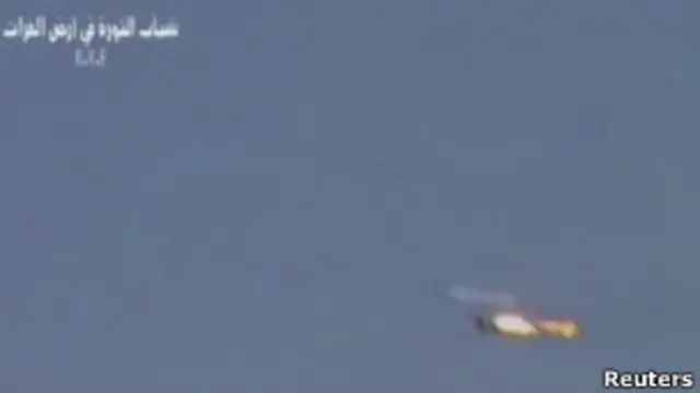 صورة من فيديو للنار تشتعل في طائرة سورية