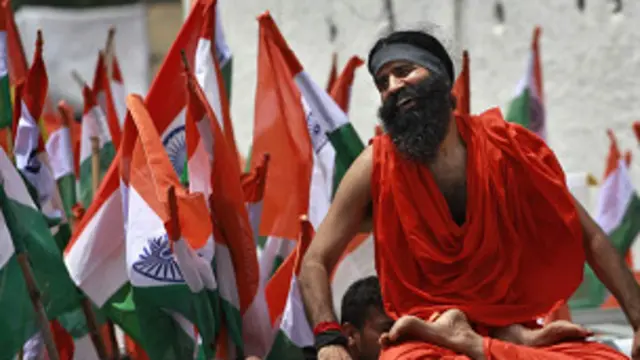 भारत में योगगुरू रामदेव स्विस बैंको में जमा काले धन का मुद्दा उठाते रहे हैं