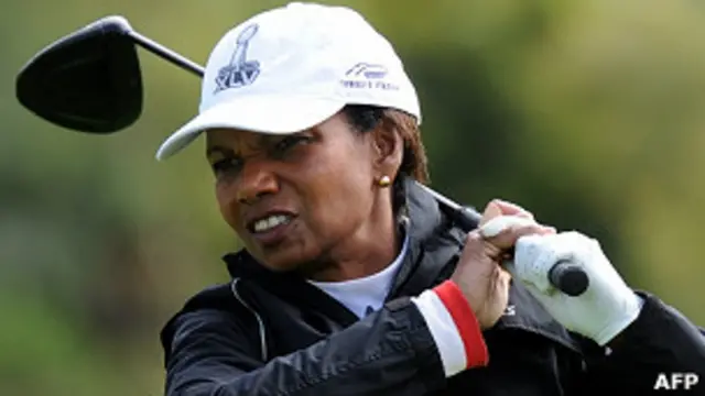 Condoleeza Rice jugando al golf