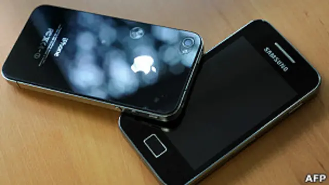 Смартфоны Galaxy от Samsung и iPhone от Apple