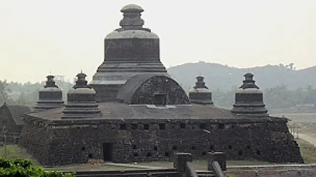 မြောက်ဦး မြို့ မှာတော့ အဖျက် အမှောင့် လုပ်မယ် လို့ ယူဆ ရသူ ၅ ဦးကို ဖမ်းဆီးထား