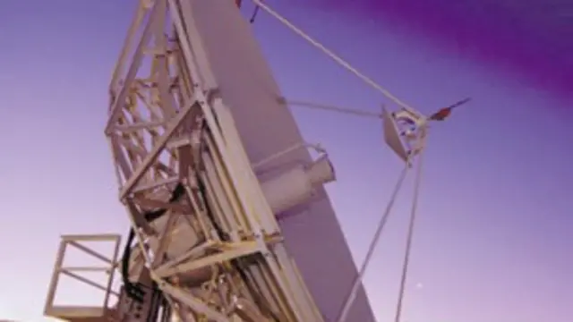 रेडियो फ्रिक्वेंसी की खोज ब्रितानी वैज्ञानिक जेम्स मैक्सवेल ने की.