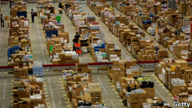 Centro de distribución de Amazon (Archivo)