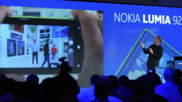 कंपनी मल्टीमीडिया फोन की बिक्री पर खासतौर से जोर दे रही है.