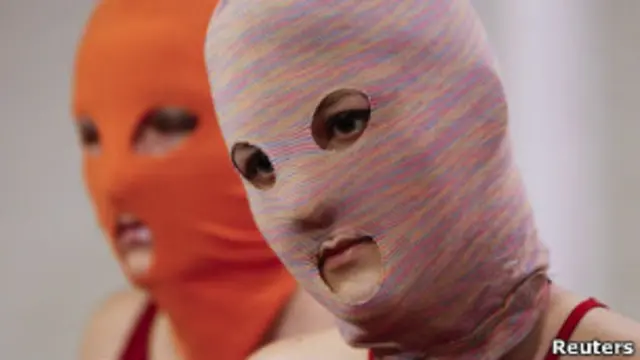 Участницы Pussy Riot в балаклавах