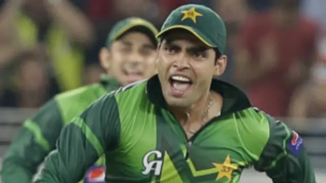 عمر اکمل کے بقول انھیں تقریب میں پہنچنے کی جلدی تھی اور اس لیے وہ تیز رفتار سے جا رہے تھے