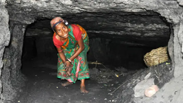 इस घोटाले में सीबीआई अबतक 12 एफआईआर दर्ज कर चुकी है