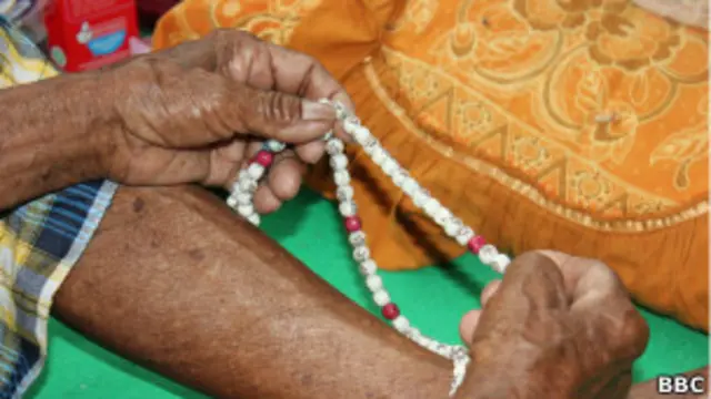 Praktek peringatan Maulud Nabi Muhammad merupakan bentuk akulturasi dengan budaya lokal.