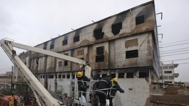 اس حادثے سے ٹمبر مارکیٹ کے دکانداروں کے علاوہ بالواسطہ طور پر بھی سینکڑوں افراد متاثر ہوئے ہیں 