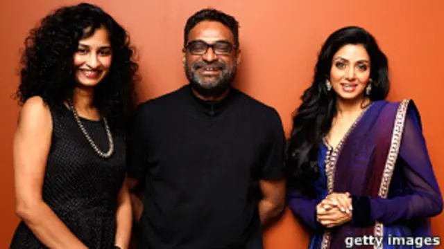 (बाएं से) इंग्लिश विंग्लिश की निर्देशक गौरी शिंदे, निर्माता आर बाल्कि और श्रीदेवी