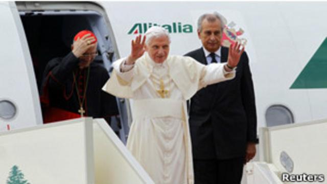 Папа Римский прибыл в Ливан