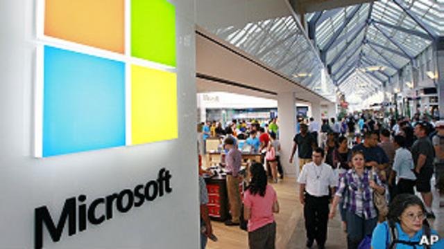 Microsoft muestra su nuevo logo en una de sus tiendas