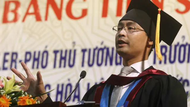 Roesler nói chuyện với sinh viên Hà Nội