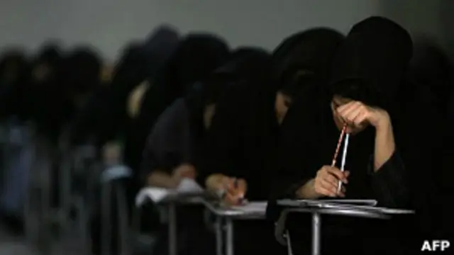 دولت سعی دارد با ایجاد دانشگاه های دخترانه و تفکیک جنسیتی، دانشگاه ها را اسلامی کند