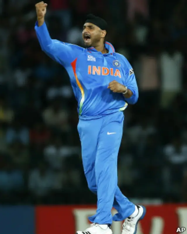 हरभजन ने इस मैच में बेहतरीन गेंदबाज़ी की