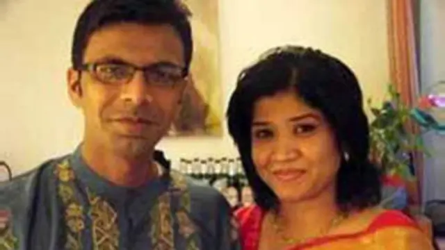 Ozbek ayoli jinsiy aloqani kormoqda Ayolning mushukidagi turli xil narsalar